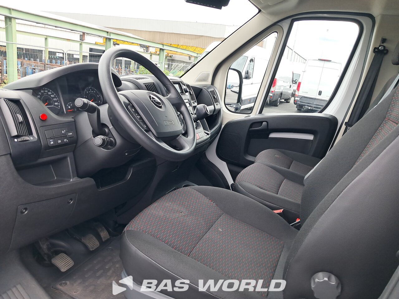 Other : Opel Movano 140PK Geschlossener Kasten