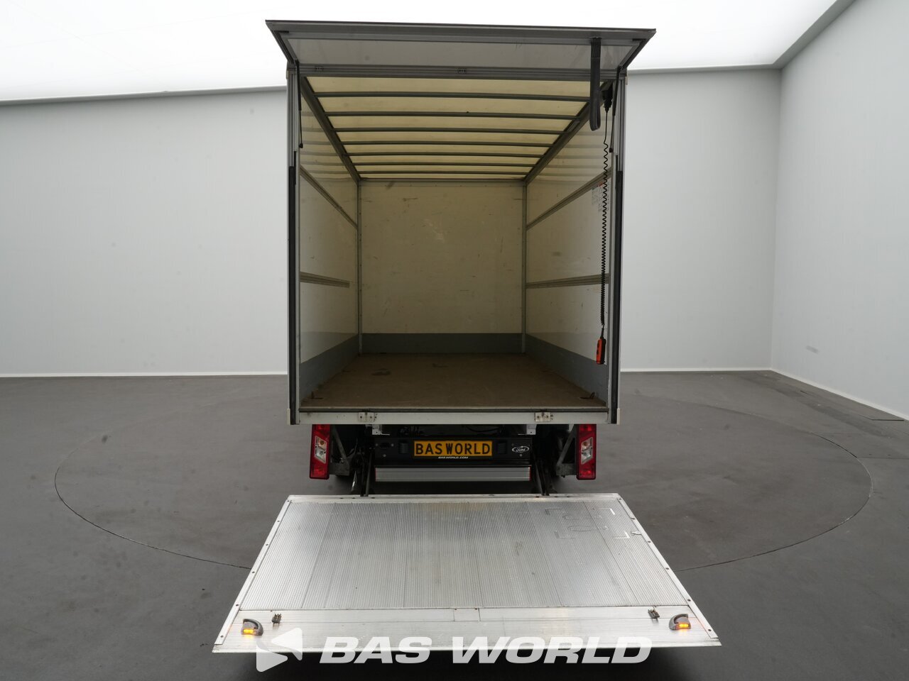 Other : Ford Transit 130pk Lastbiler med lukket kasse