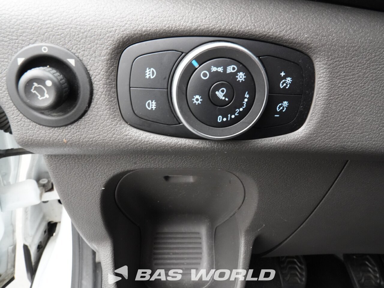 Other : Ford Transit 130pk Lastbiler med lukket kasse