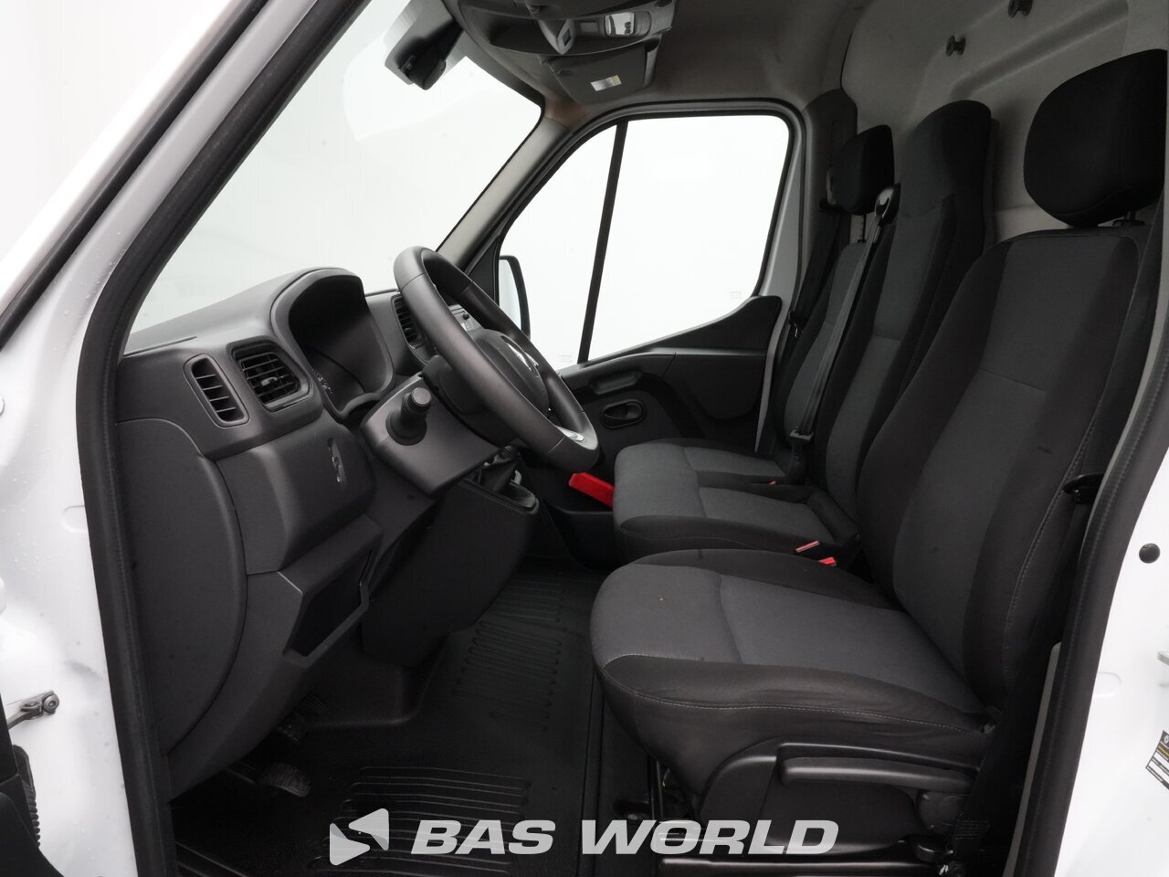 Other : Renault Master 135PK Closed box van