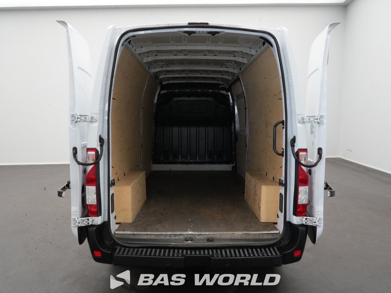 Other : Renault Master 135PK Closed box van