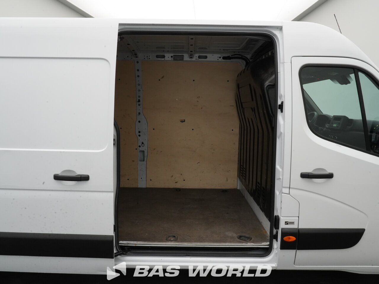 Other : Renault Master 135PK Closed box van