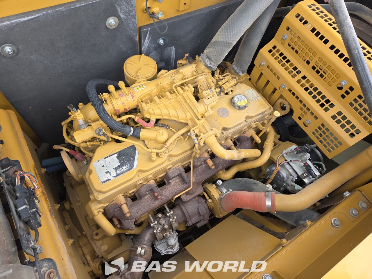 Other : Caterpillar 320 E L حفارة مجنزرة