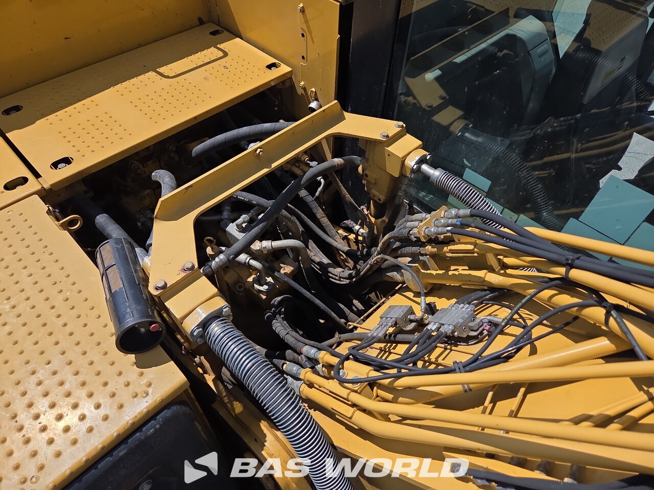 Other : Caterpillar 320 E L حفارة مجنزرة