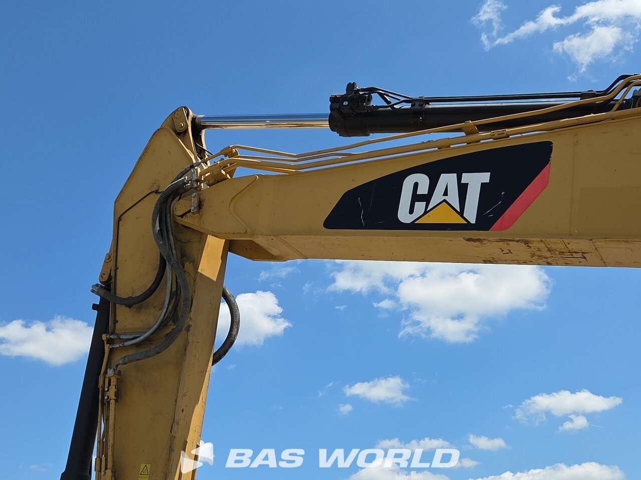 Other : Caterpillar 320 E L حفارة مجنزرة