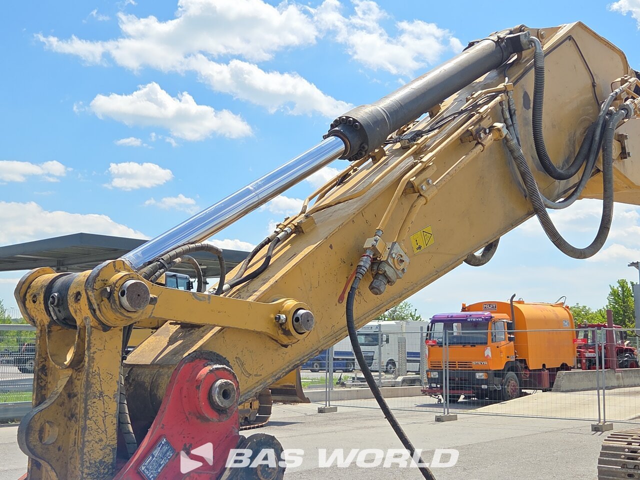 Other : Caterpillar 320 E L حفارة مجنزرة