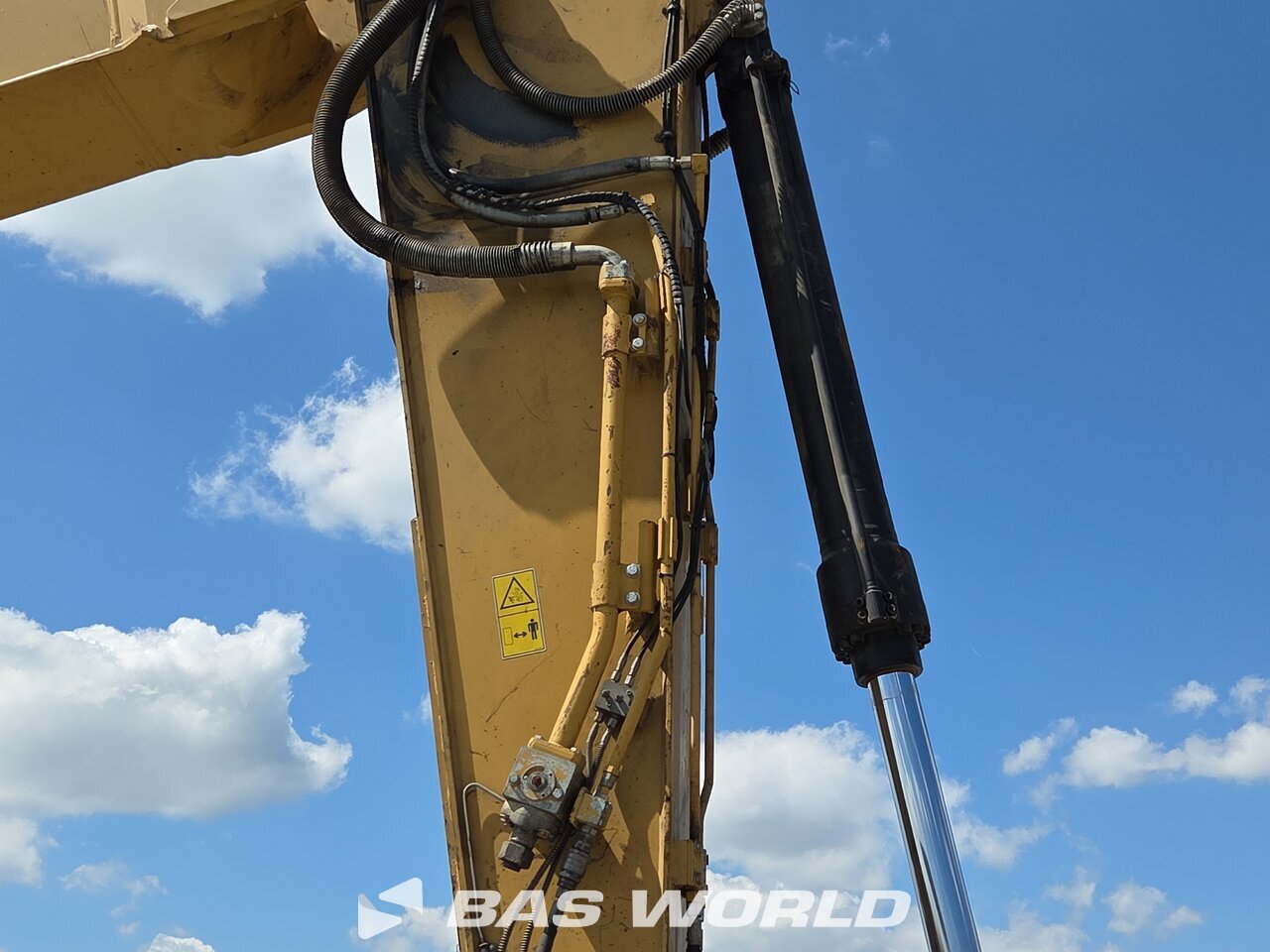 Other : Caterpillar 320 E L حفارة مجنزرة
