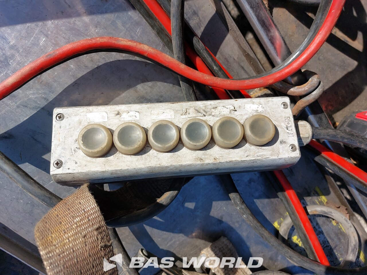 Other : شاحنة ومقطورة