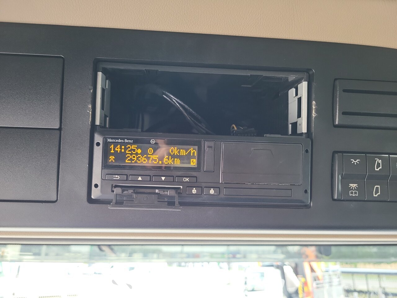 Other : Mercedes Actros 1853 وحدات الجر
