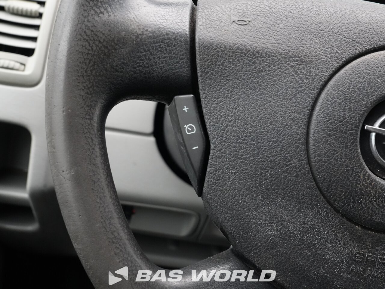 Other : Opel Vivaro 115PK شاحنة خفيفة بصندوق مغلق
