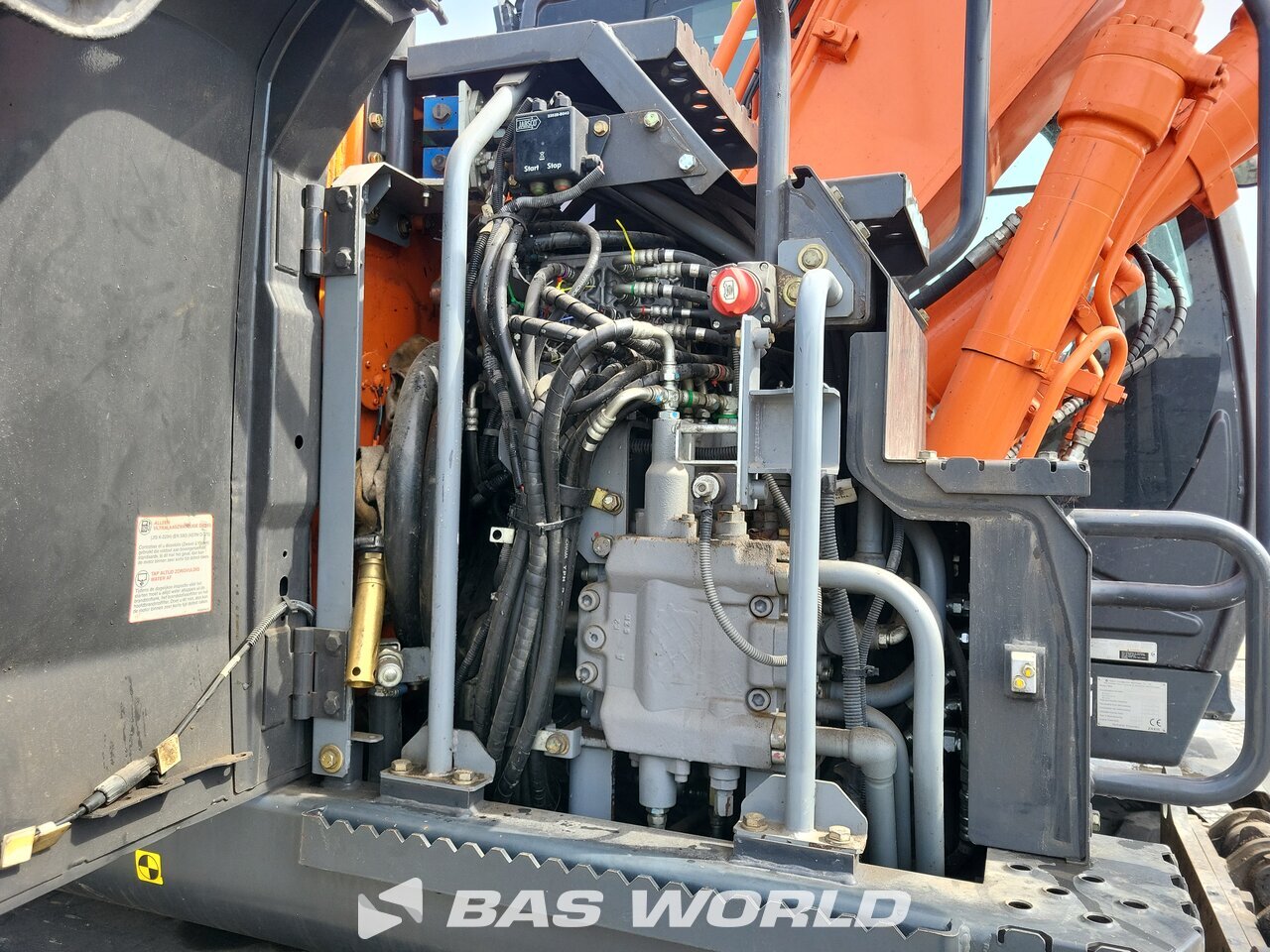 Other : Hitachi ZX140W -5B Wheeled excavator
