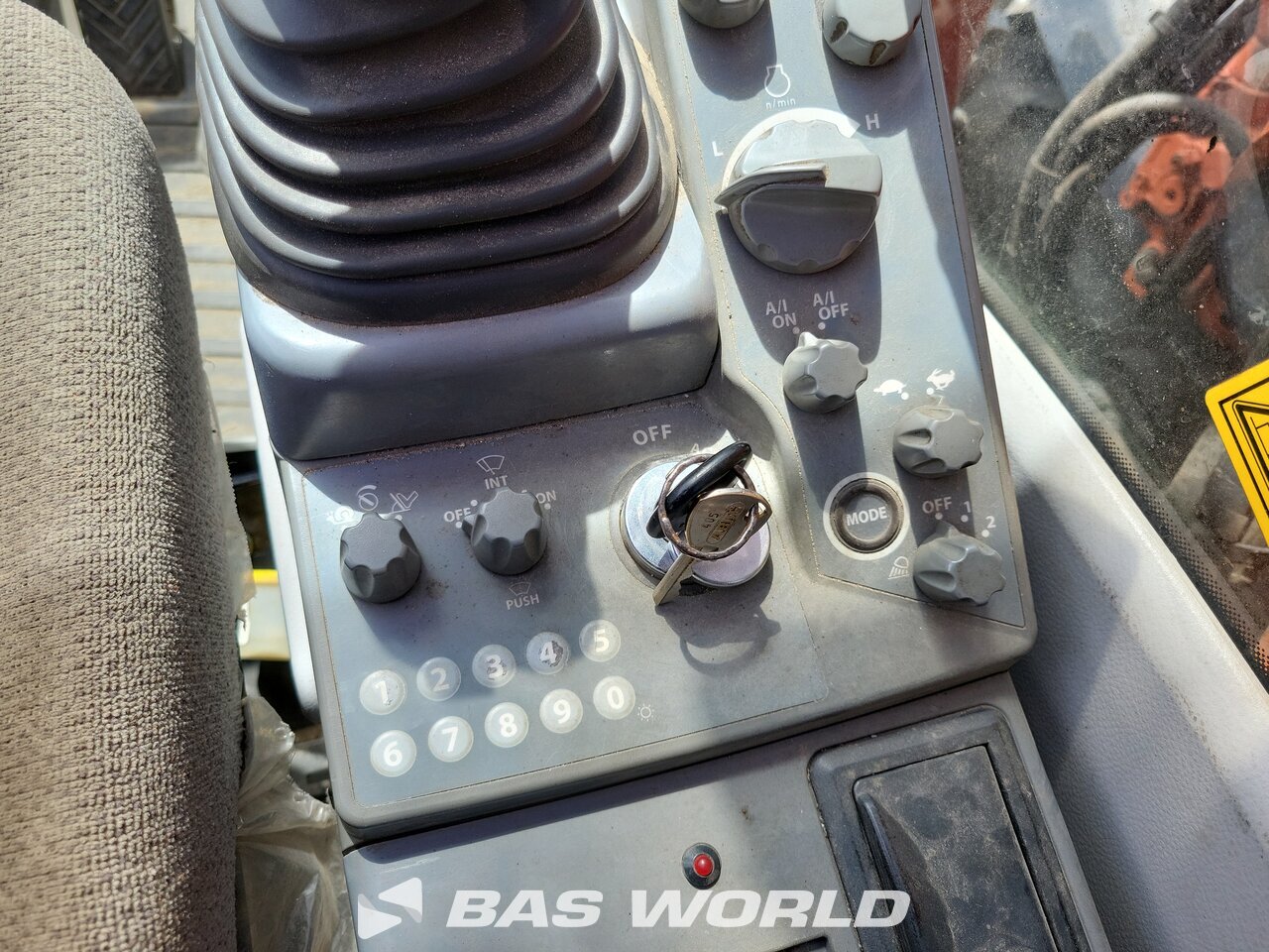 Other : Hitachi ZX140W -5B Wheeled excavator