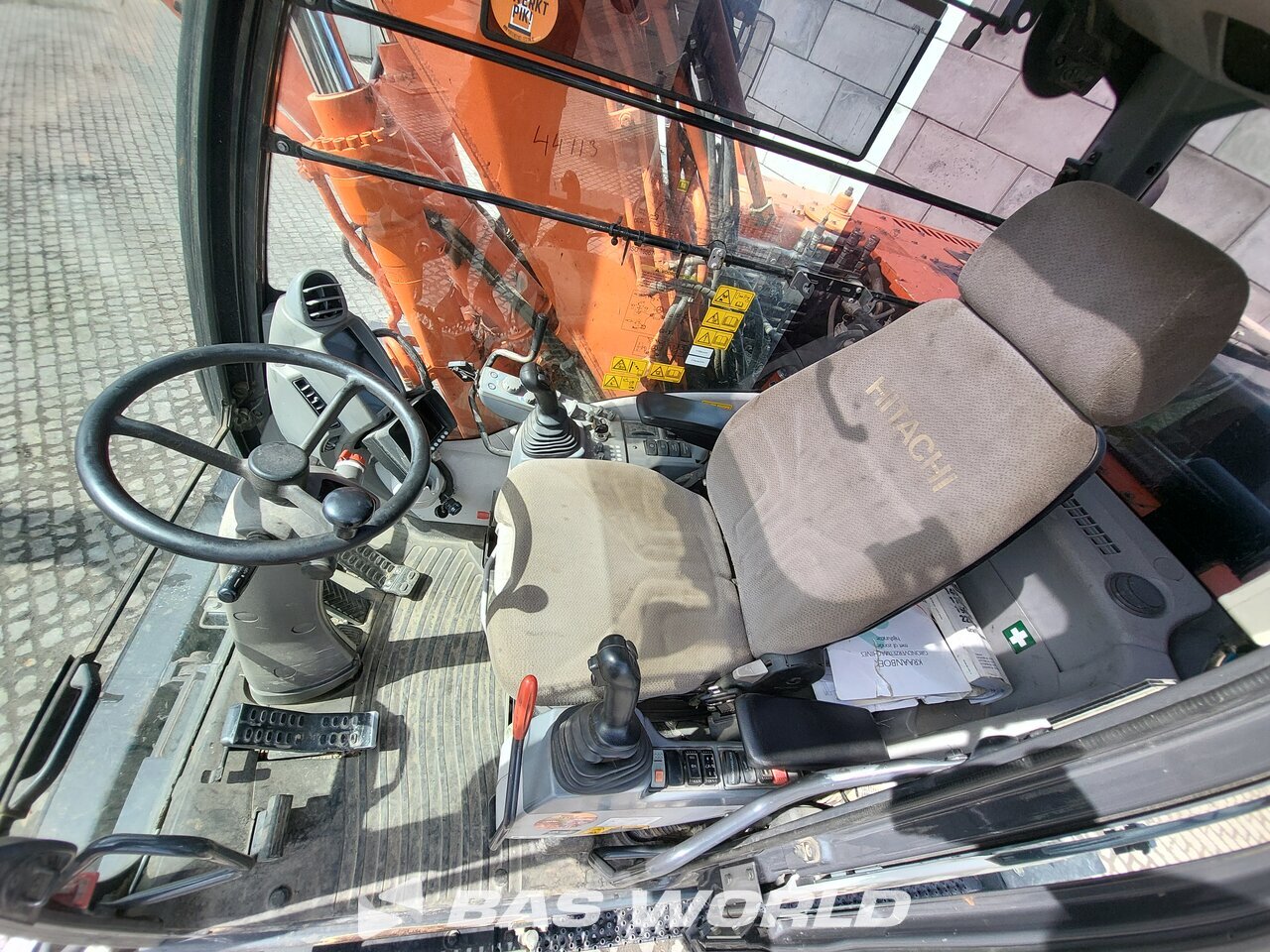 Other : Hitachi ZX140W -5B Wheeled excavator