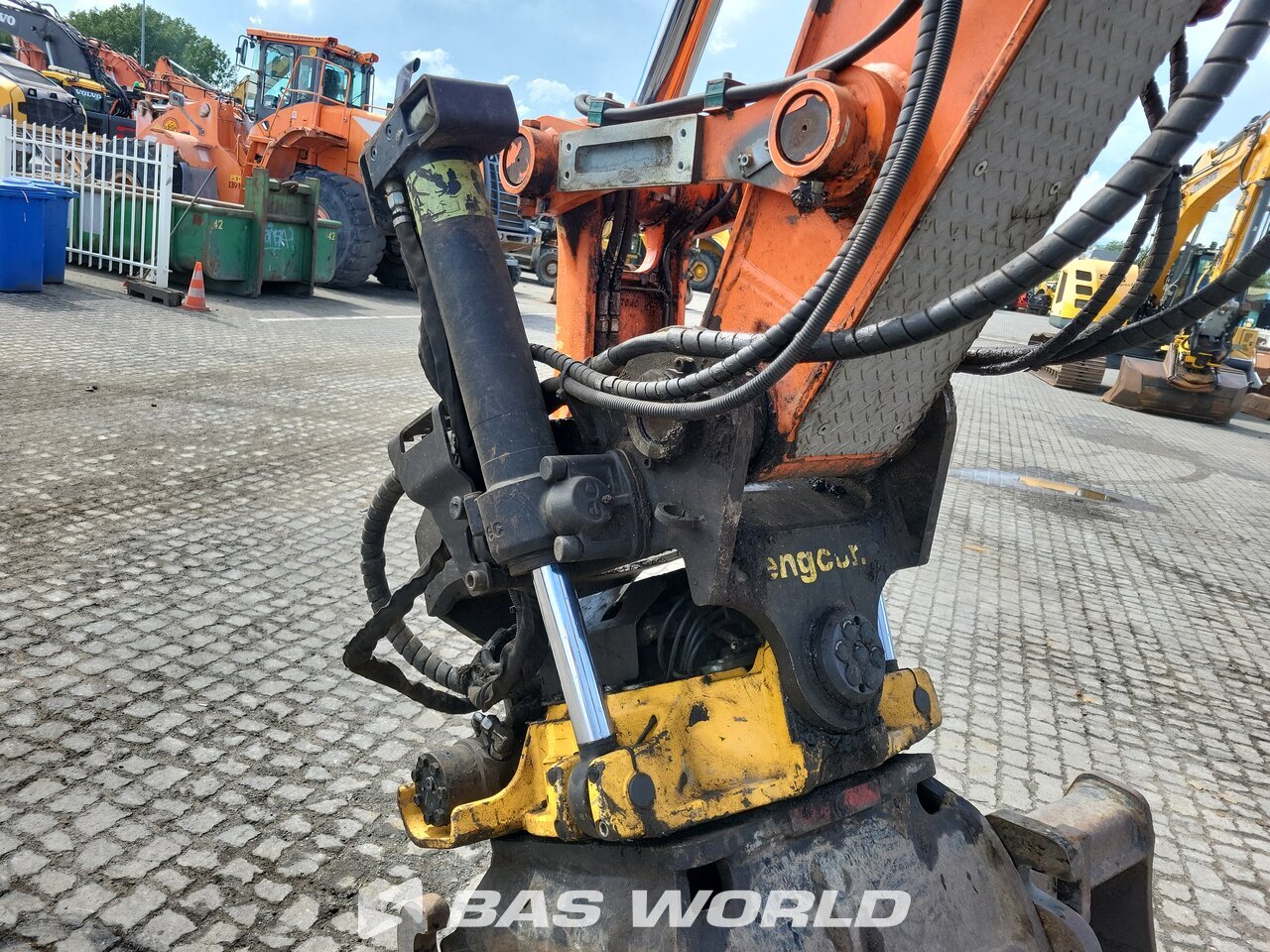 Other : Hitachi ZX140W -5B Wheeled excavator