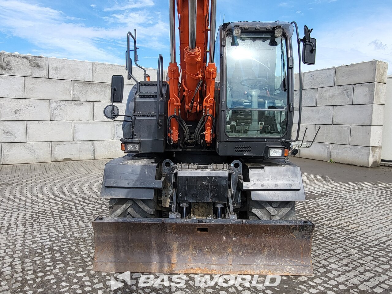 Other : Hitachi ZX140W -5B Wheeled excavator