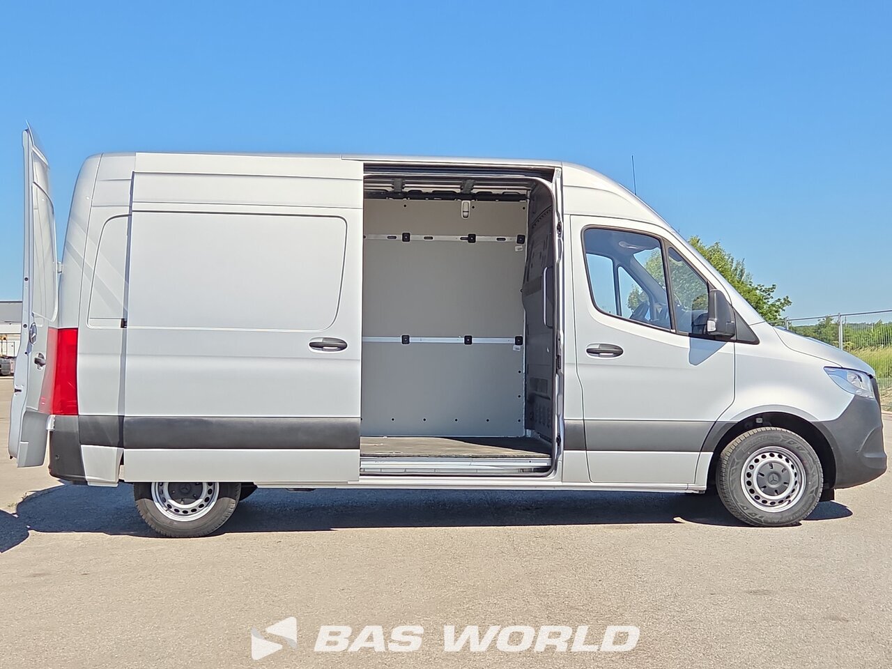 Other : Mercedes Sprinter 215 CDI закрыто