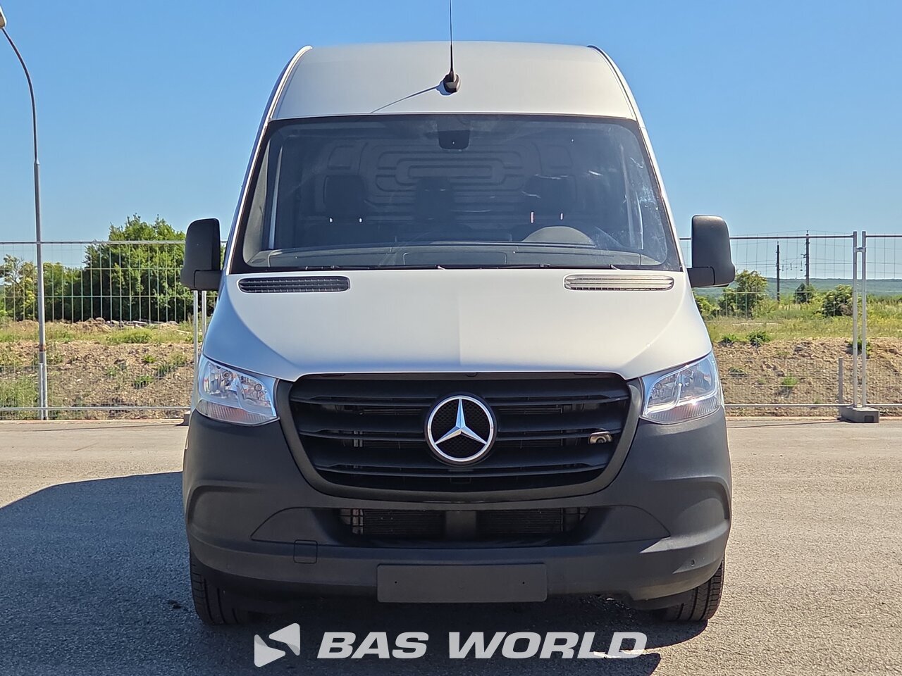 Other : Mercedes Sprinter 215 CDI закрыто