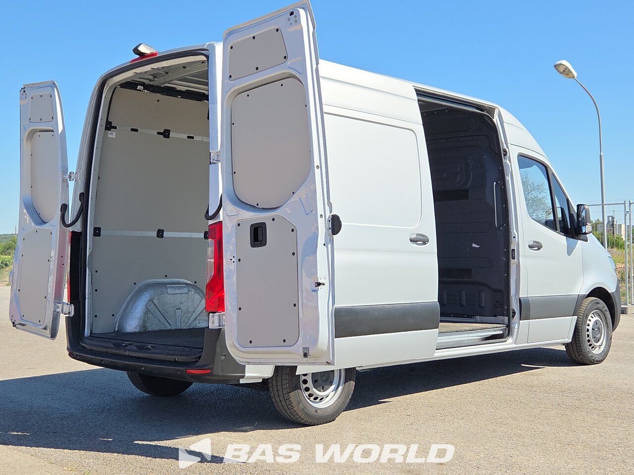 Other : Mercedes Sprinter 215 CDI закрыто