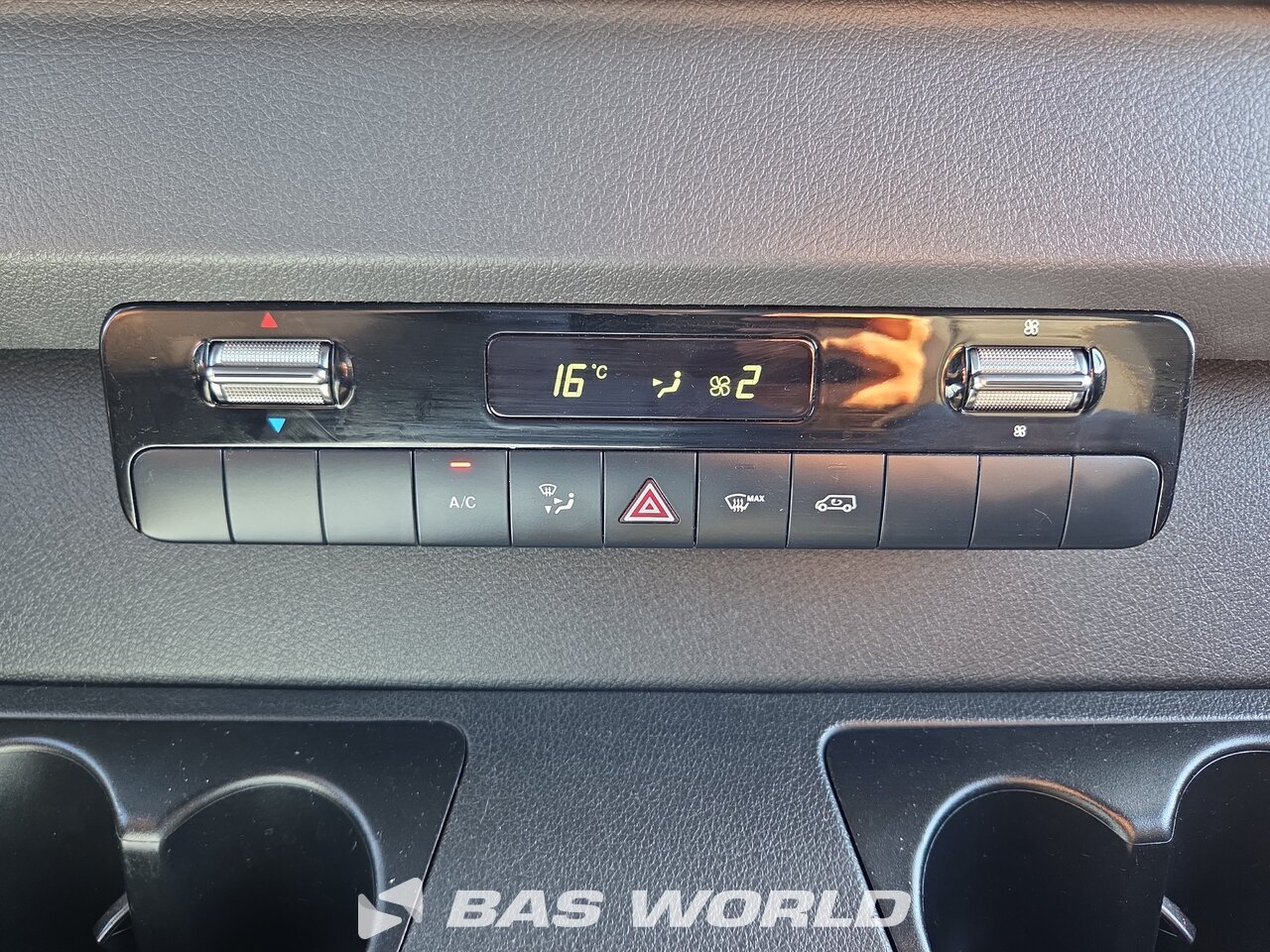 Other : Mercedes Sprinter 215 CDI закрыто
