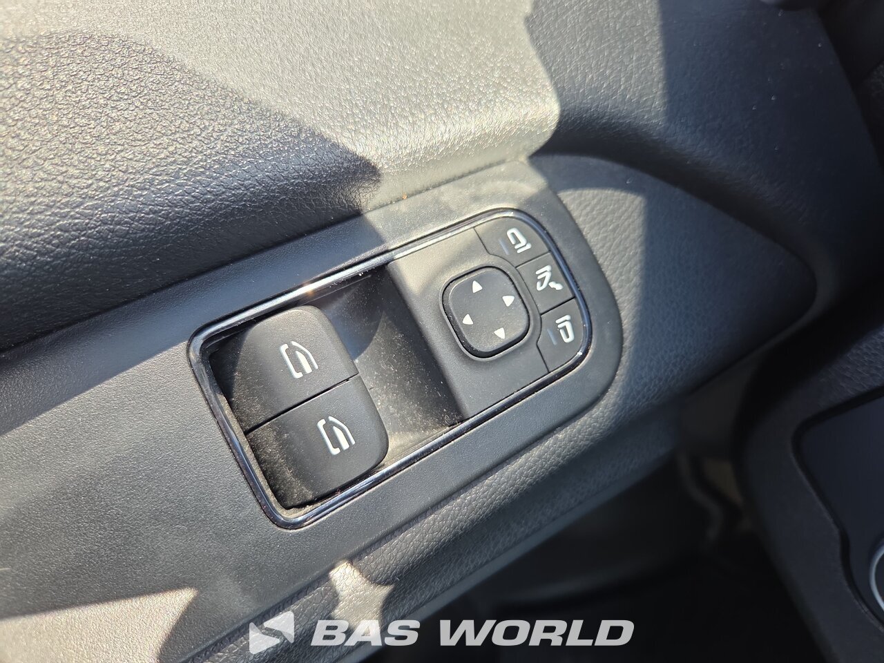 Other : Mercedes Sprinter 215 CDI закрыто