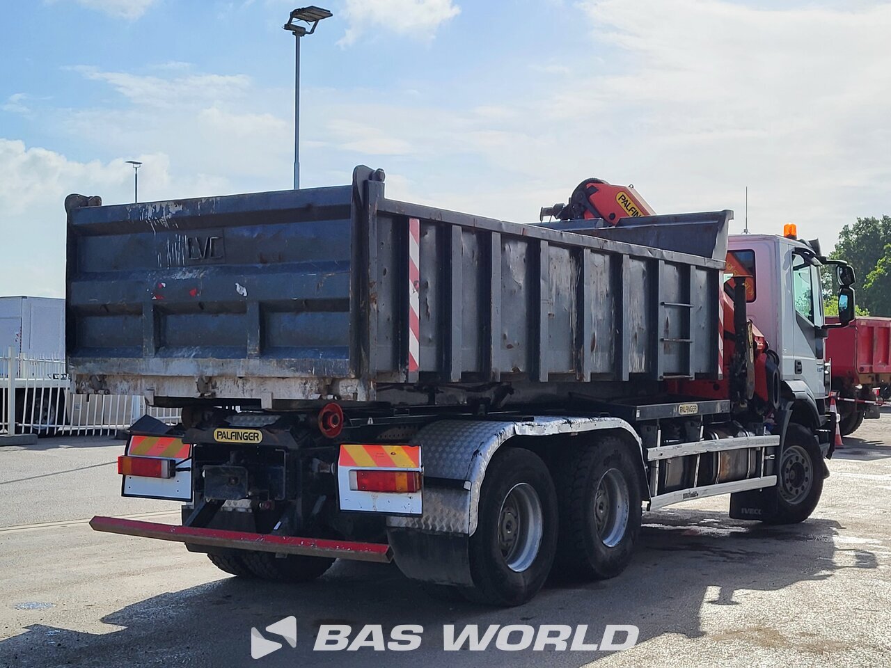 Other : Iveco EuroTrakker 410pk camión con gancho elevador