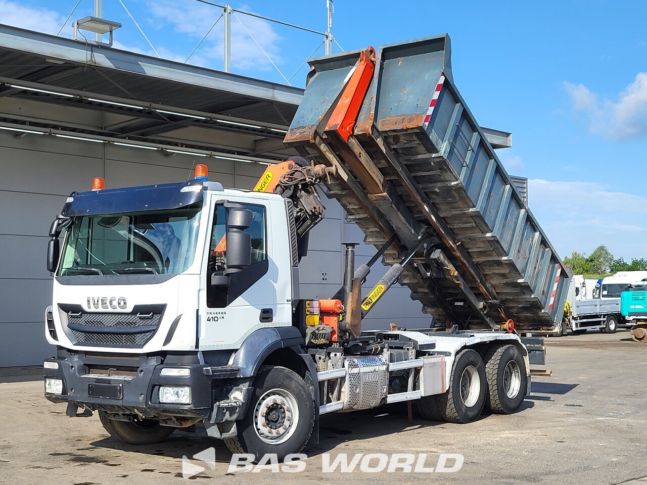 Other : Iveco EuroTrakker 410pk camión con gancho elevador