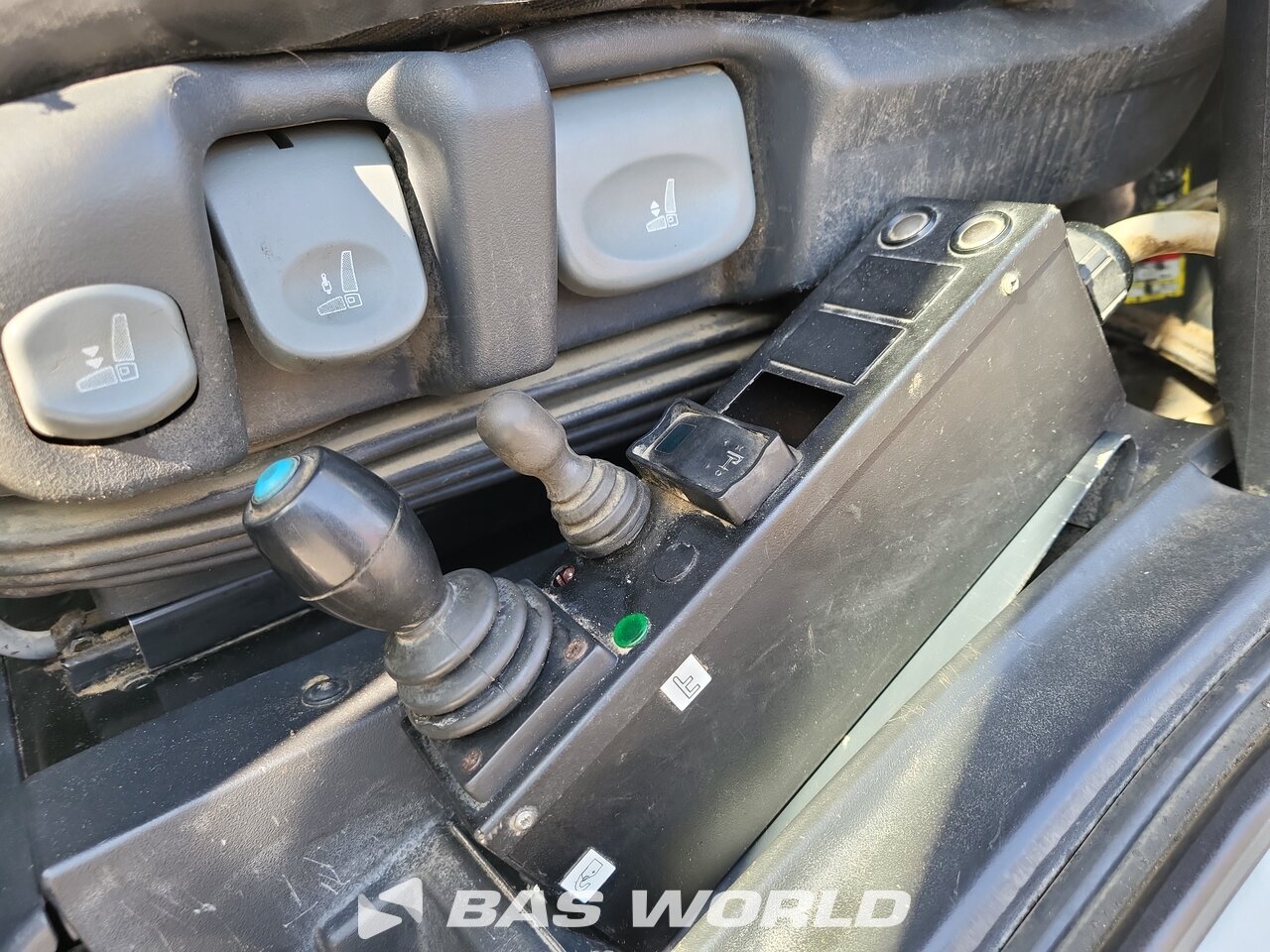 Other : Iveco EuroTrakker 410pk camión con gancho elevador