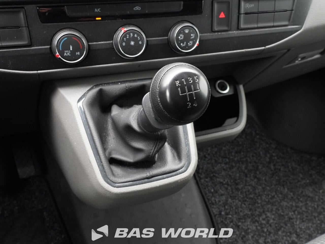 Other : Volkswagen Transporter 110pk Duba închisă