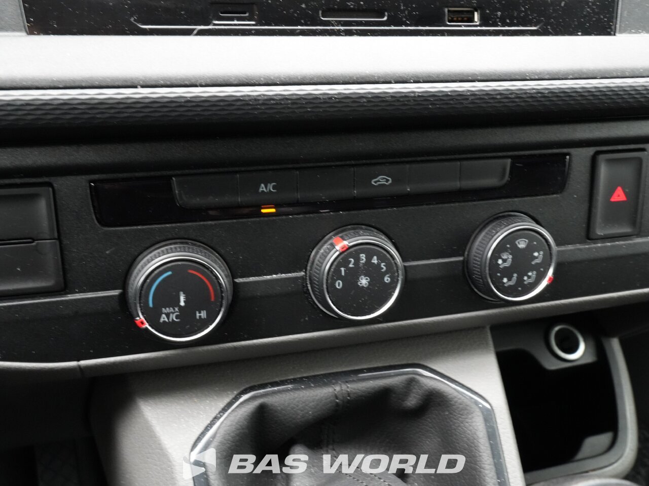 Other : Volkswagen Transporter 110pk Duba închisă
