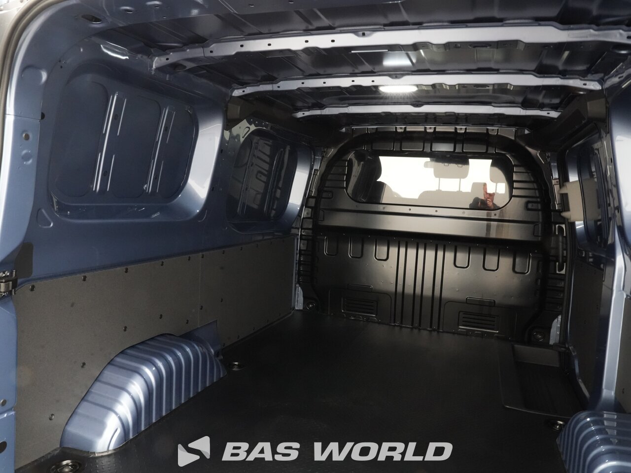 Other : Maxus eDeliver 7 Затворен ван