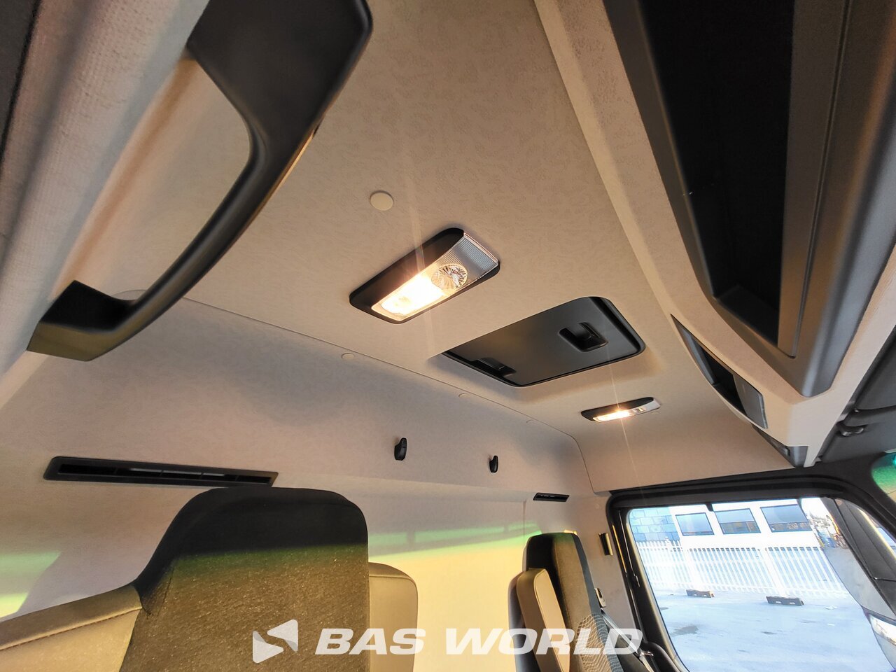 Other : Mercedes Actros 2532 شاحنة الجسم الصندوقي
