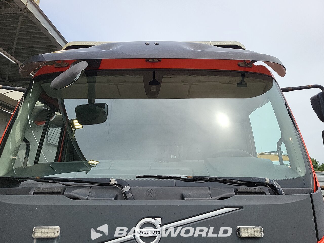 Other : Volvo FL 250 Flatbed trucks