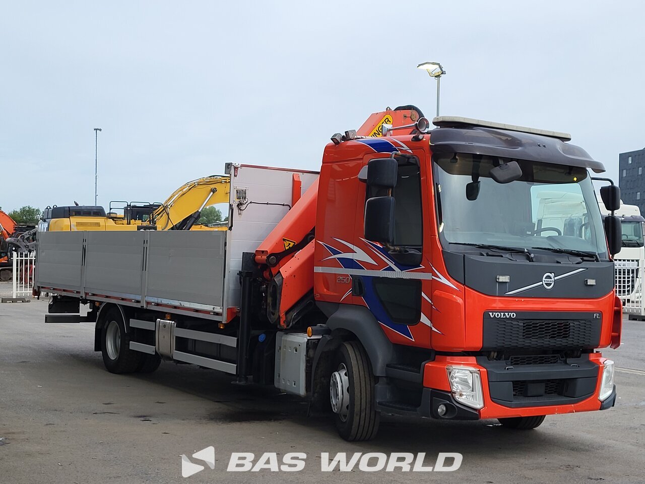 Other : Volvo FL 250 Flatbed trucks