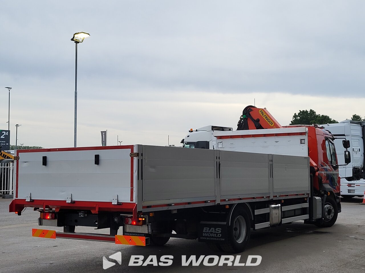 Other : Volvo FL 250 Flatbed trucks