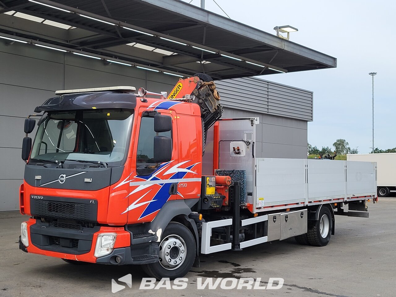 Other : Volvo FL 250 Flatbed trucks