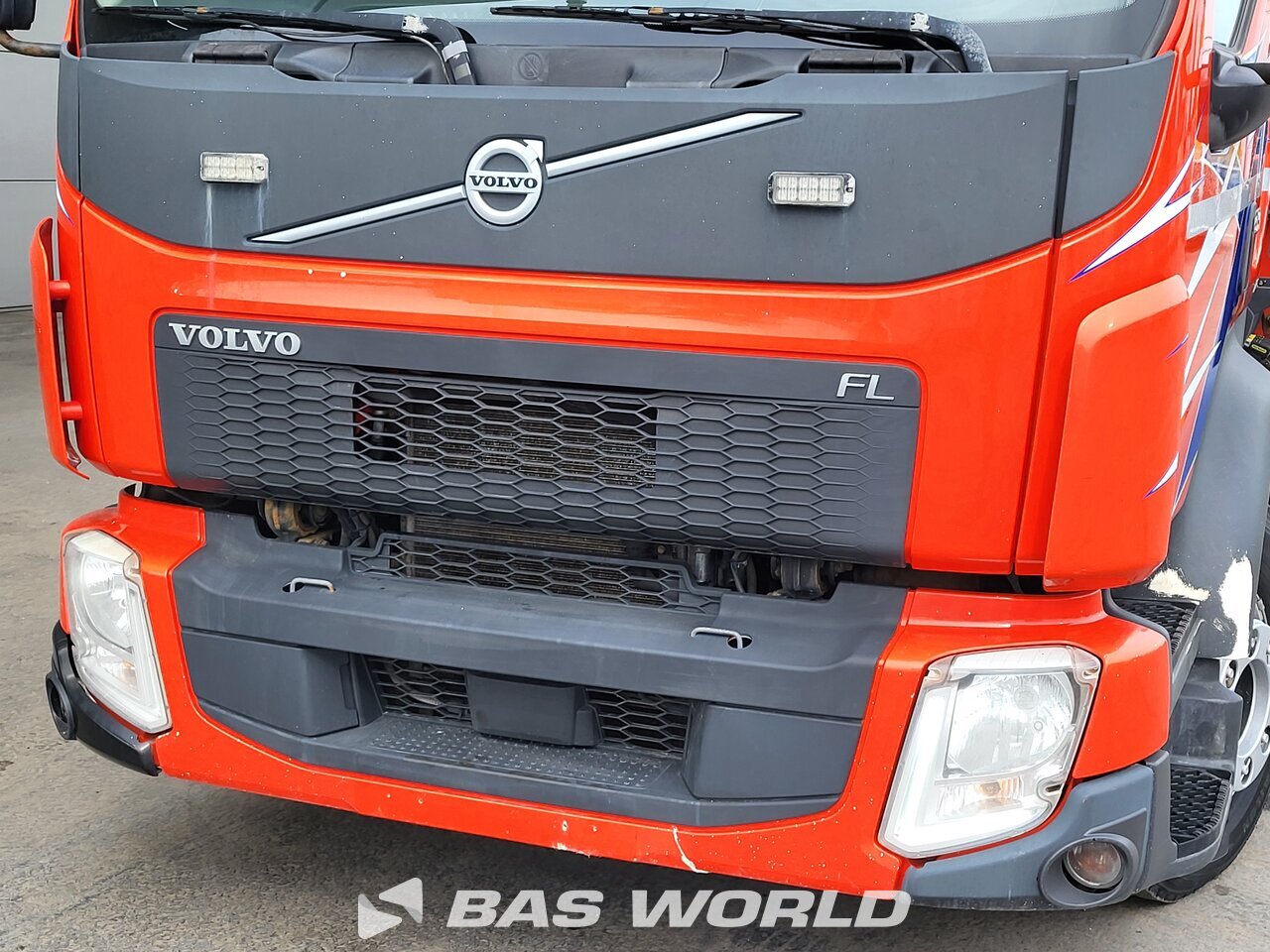 Other : Volvo FL 250 Flatbed trucks