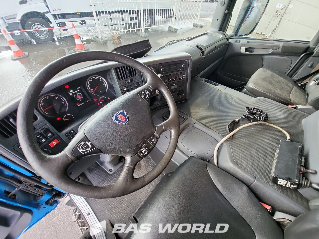 Other : Scania P360 hooklift truck