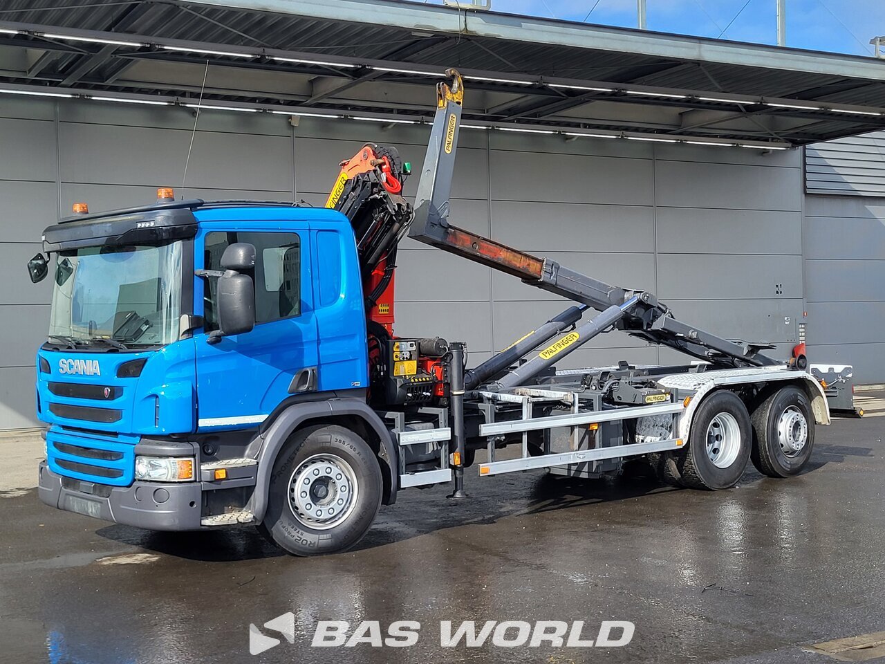 Other : Scania P360 hooklift truck