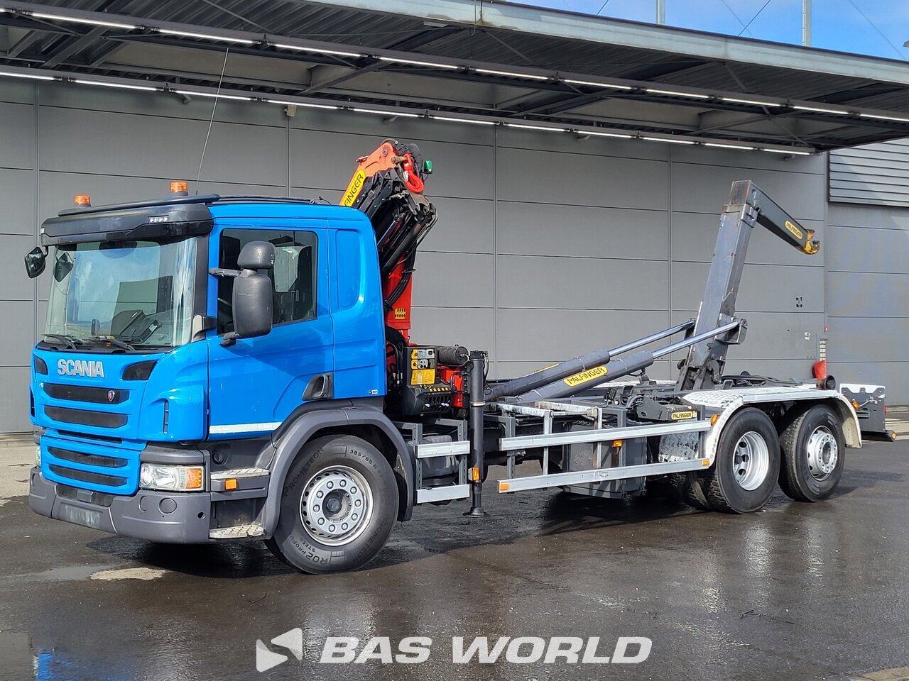 Other : Scania P360 hooklift truck