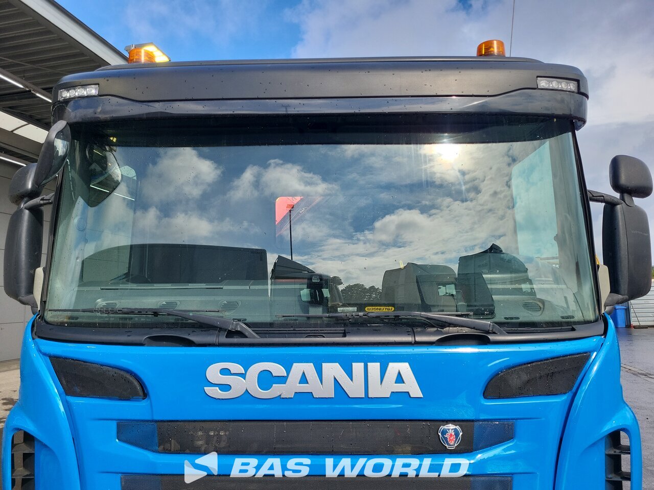 Other : Scania P360 hooklift truck