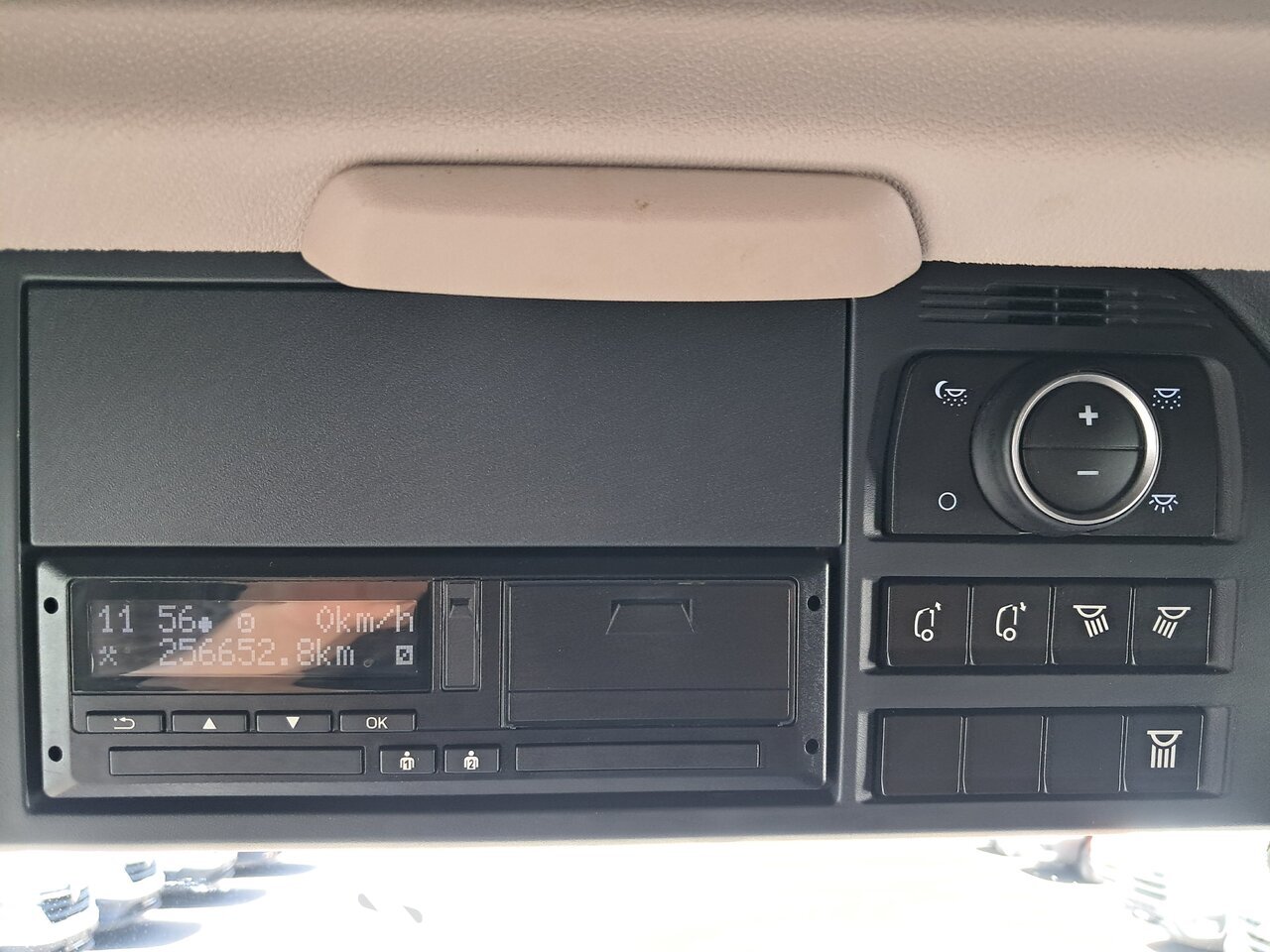 Other : DAF XG 480 Vetopöytäauto