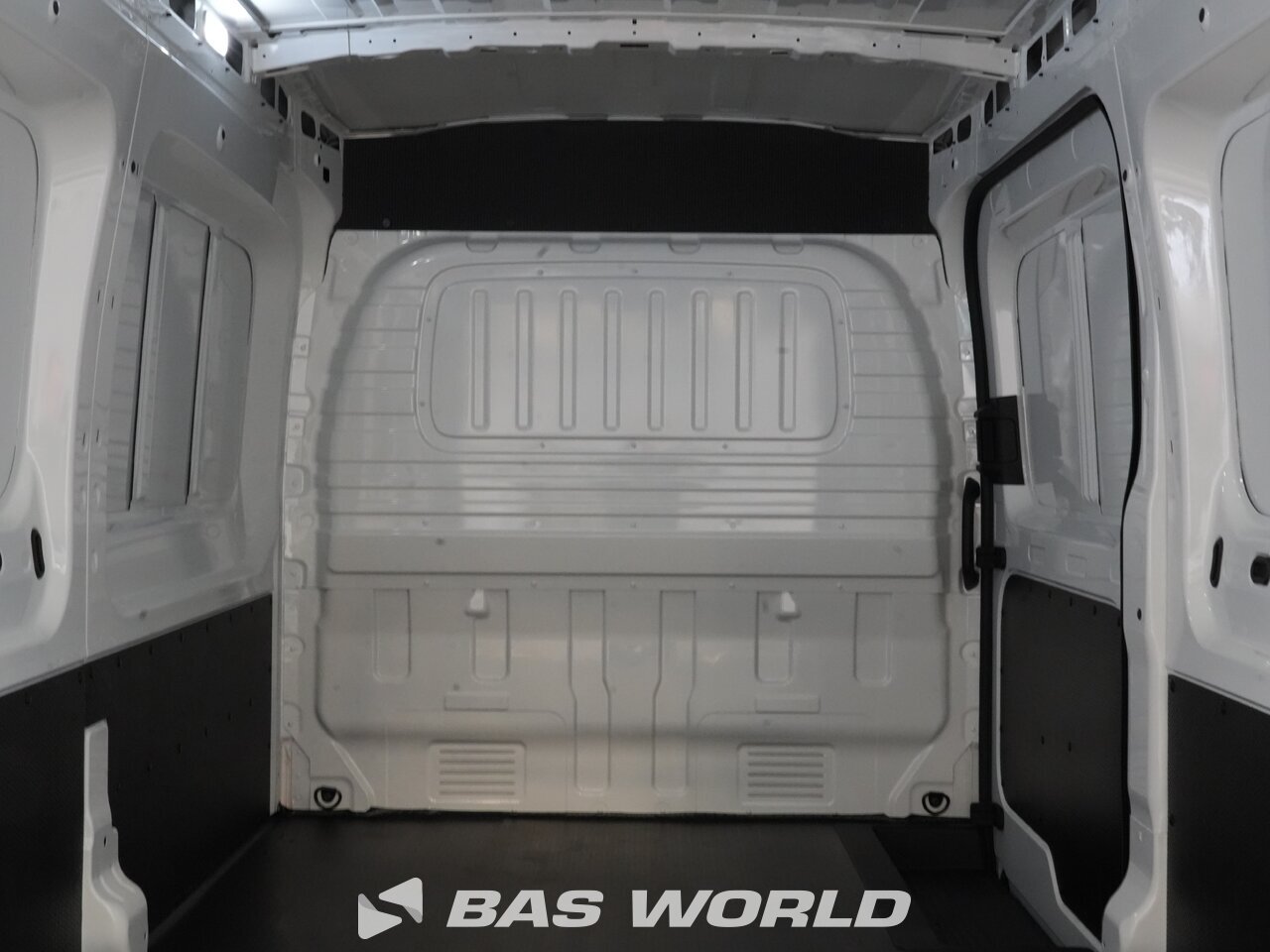 Other : Maxus eDeliver 9 Closed box van