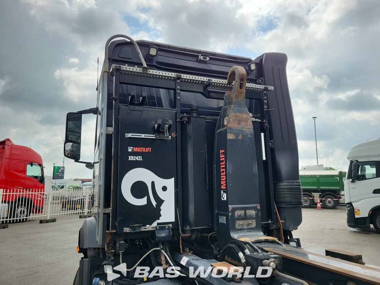 Other : Mercedes Arocs 3253 hooklift truck