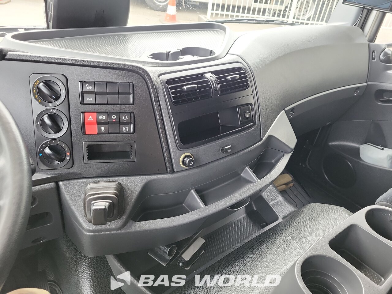 Other : Mercedes Atego 1524 Curtainside Truck