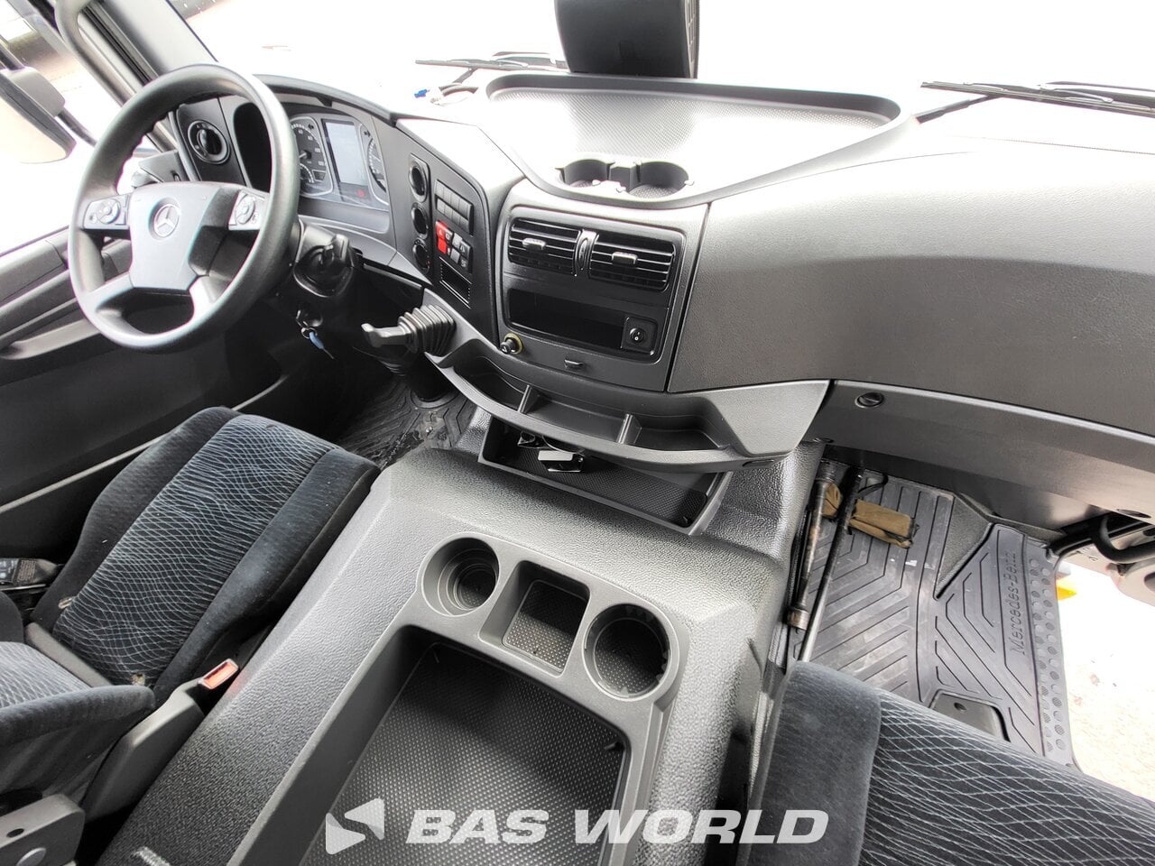 Other : Mercedes Atego 1524 Curtainside Truck