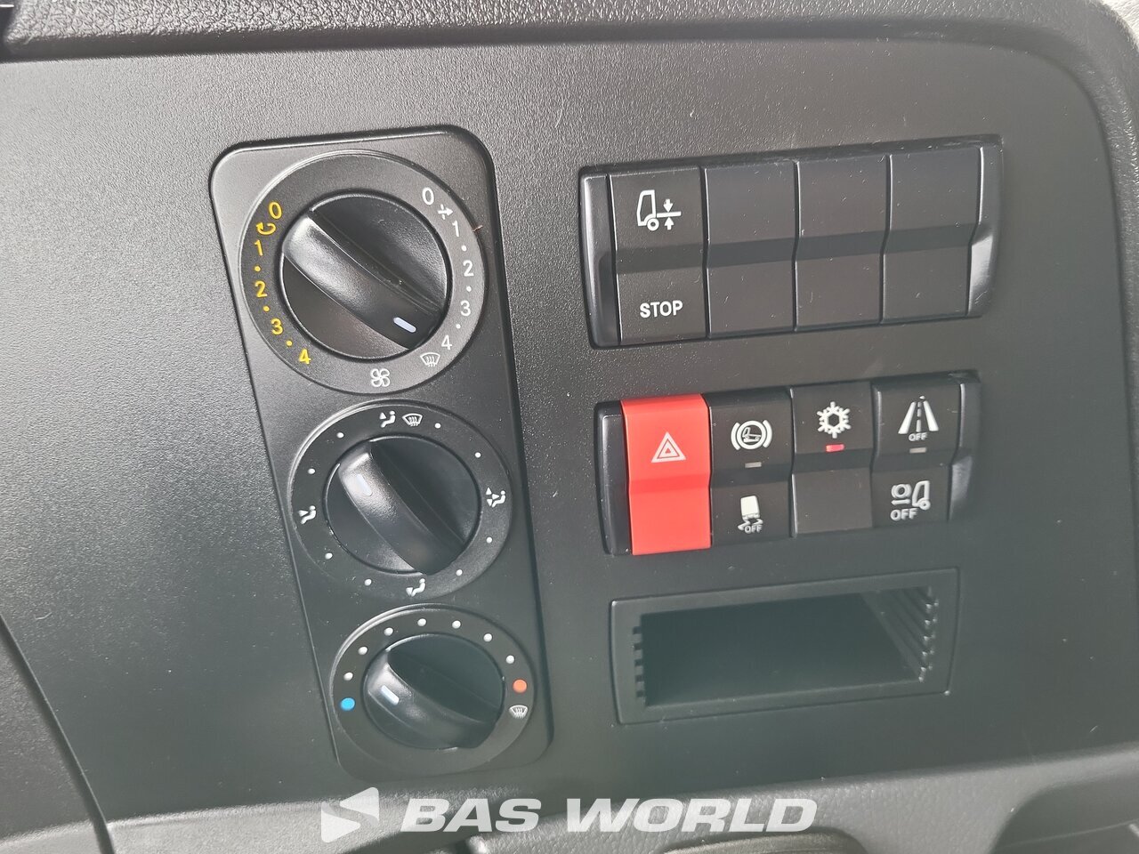 Other : Mercedes Atego 1524 Curtainside Truck