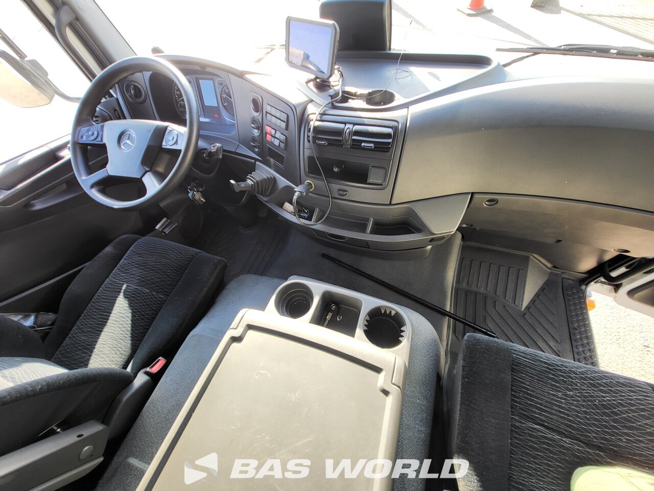 Other : Mercedes Atego 1223 Carrosseries fourgons