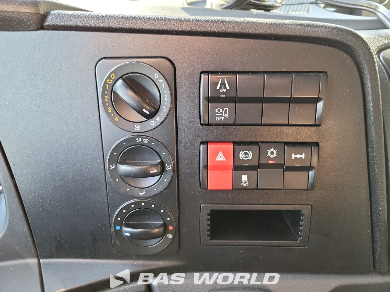Other : Mercedes Atego 1223 Carrosseries fourgons