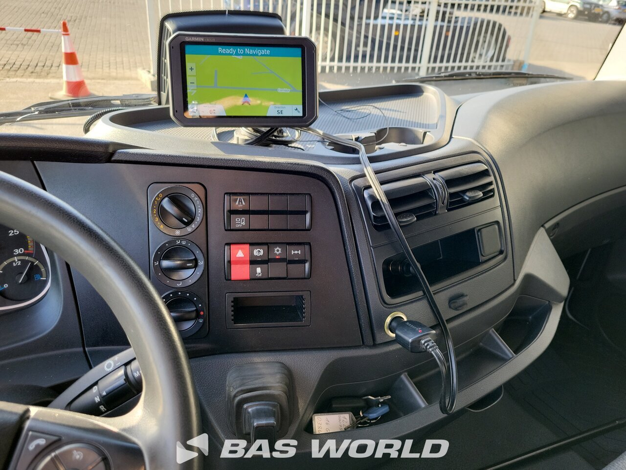 Other : Mercedes Atego 1223 Carrosseries fourgons