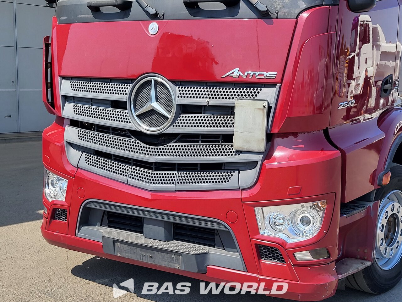 Other : Mercedes Antos 2542 camion à bras
